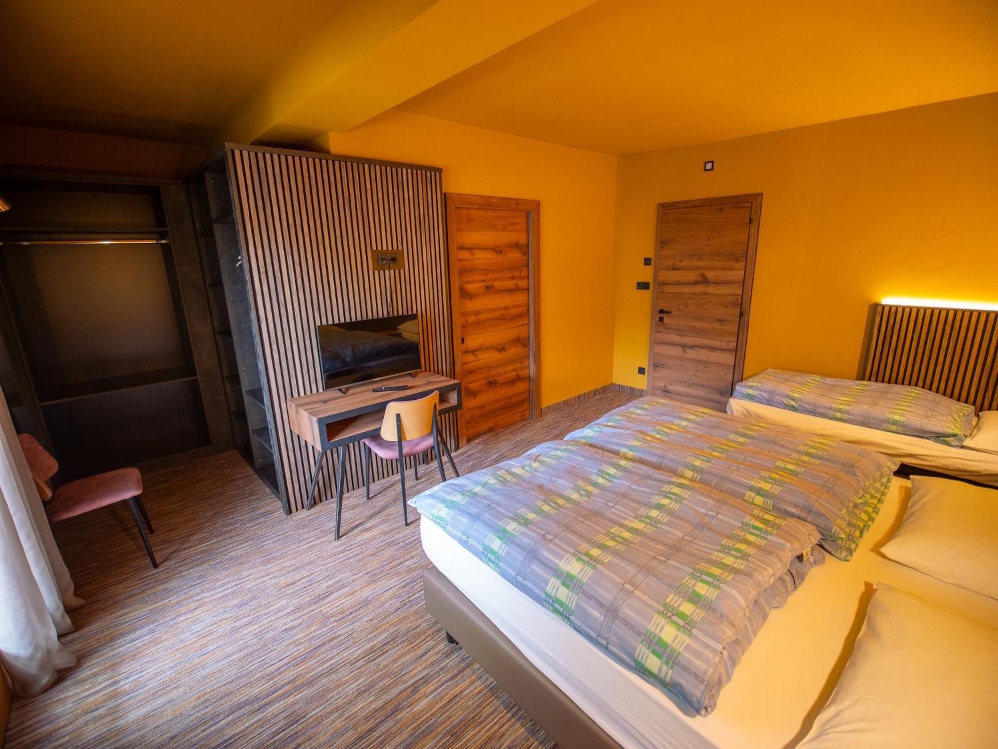 Hotel Buchholz Salorno Esterno foto